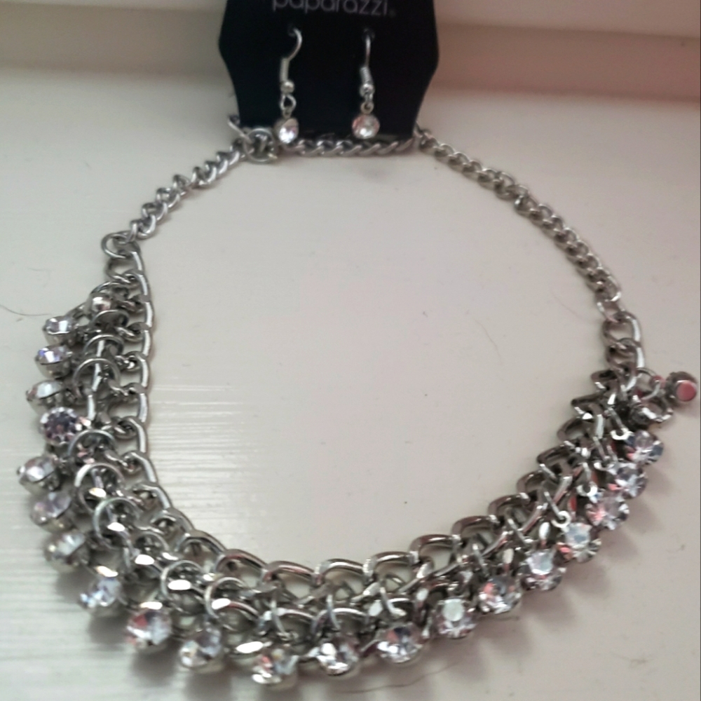 Bling dangle necklace with earrings